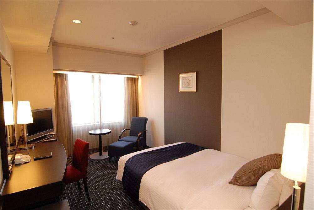 Ana Holiday Inn Tokyo Bay By Ihg Rum bild