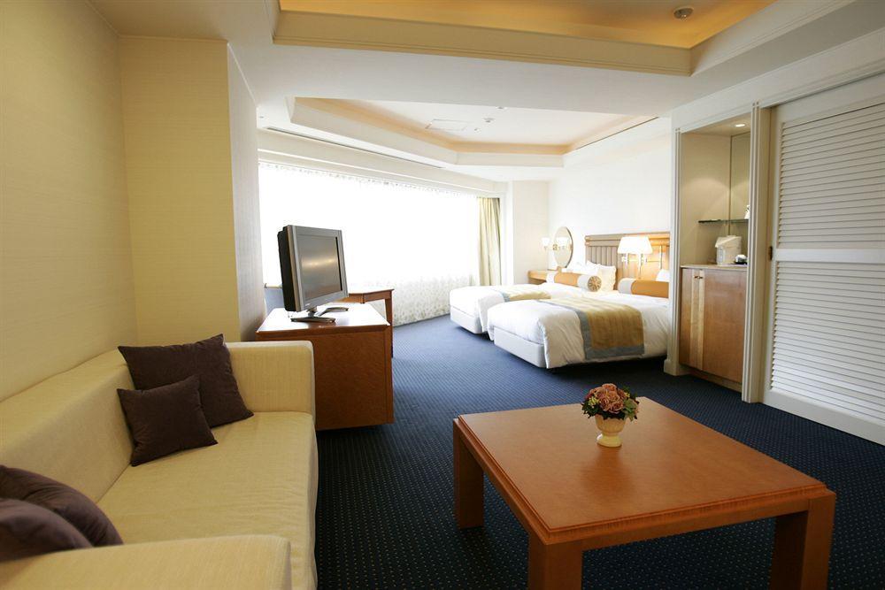 Ana Holiday Inn Tokyo Bay By Ihg Rum bild