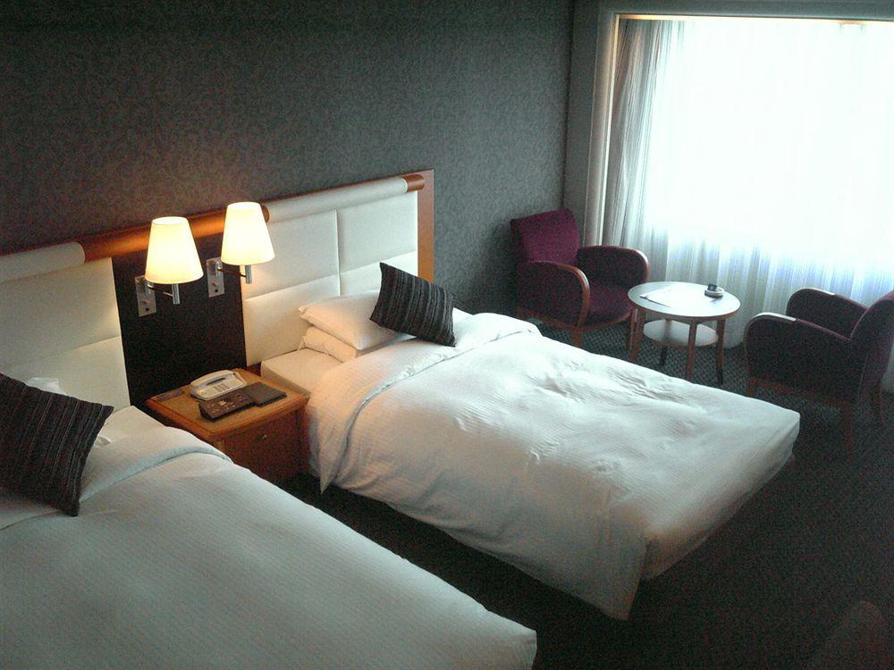 Ana Holiday Inn Tokyo Bay By Ihg Rum bild