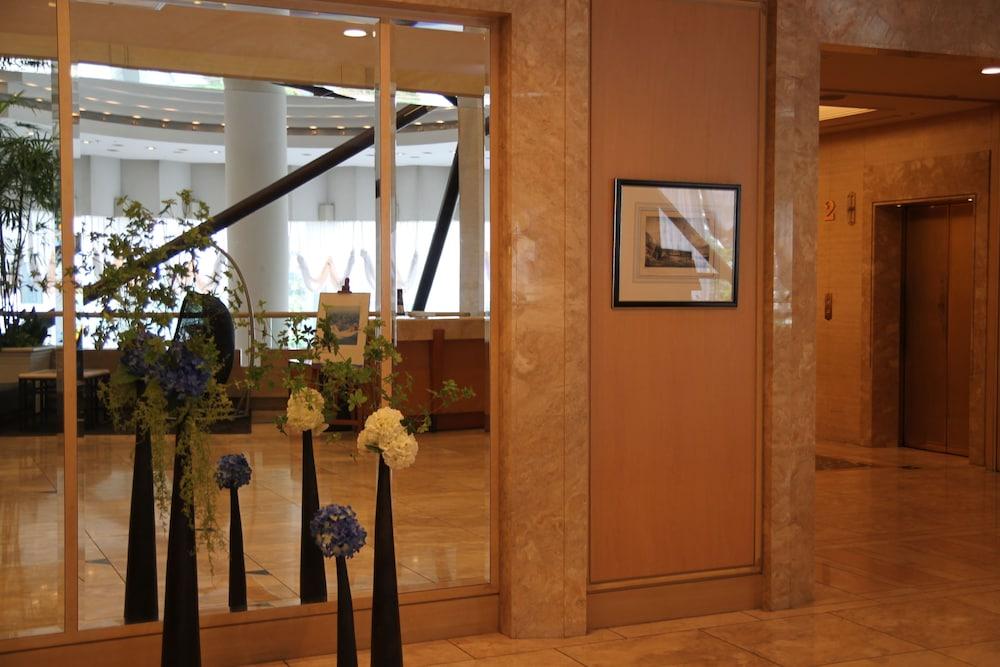 Ana Holiday Inn Tokyo Bay By Ihg Exteriör bild