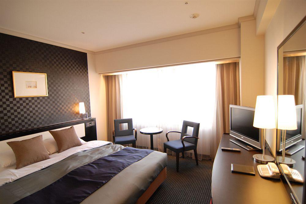 Ana Holiday Inn Tokyo Bay By Ihg Rum bild